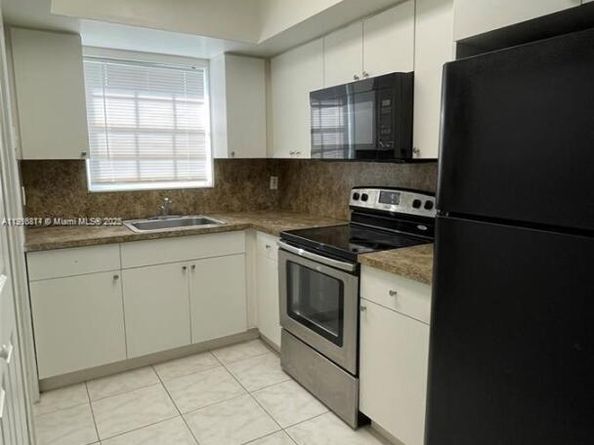 353 SW 19th Ave, Fort Lauderdale FL 33312