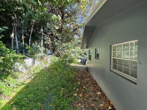 353 SW 19th Ave, Fort Lauderdale FL 33312