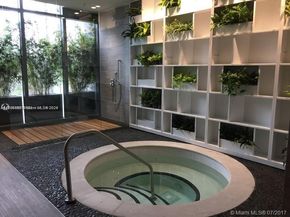 55 SW 9TH St 1608, Miami FL 33131