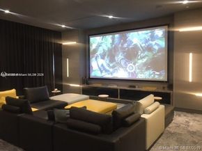 55 SW 9TH St 1608, Miami FL 33131