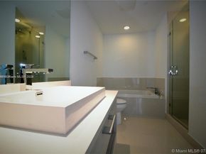 55 SW 9TH St 1608, Miami FL 33131