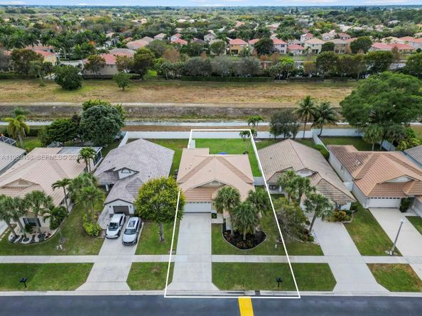 7899 Manor Forest Blvd, Boynton Beach FL 33436