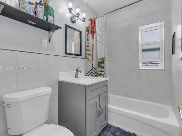 15851 NW 18th Ave, Miami Gardens FL 33054