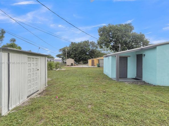 15851 NW 18th Ave, Miami Gardens FL 33054