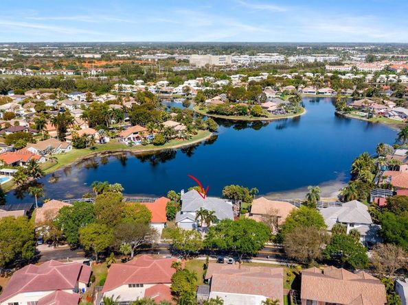 10261 SW 15th St, Pembroke Pines FL 33025