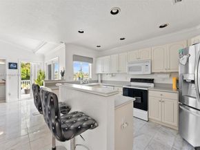 10261 SW 15th St, Pembroke Pines FL 33025