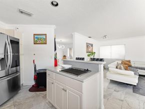 10261 SW 15th St, Pembroke Pines FL 33025