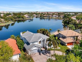 10261 SW 15th St, Pembroke Pines FL 33025