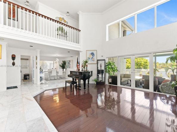 10261 SW 15th St, Pembroke Pines FL 33025