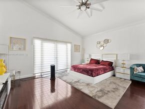 10261 SW 15th St, Pembroke Pines FL 33025
