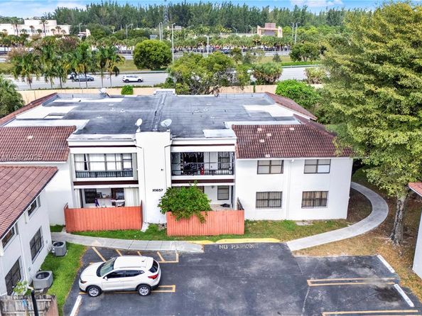 10857 NW 7th St 2417, Miami FL 33172