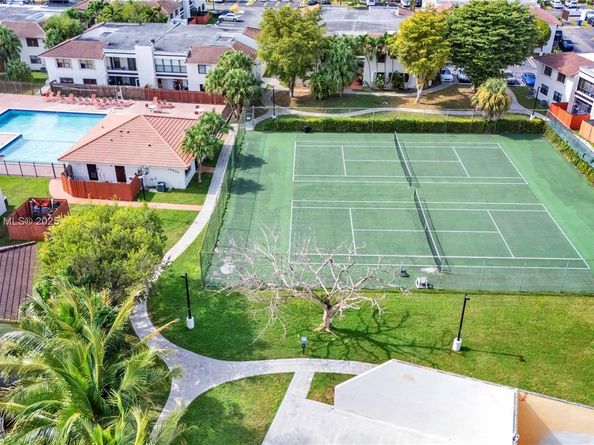 10857 NW 7th St 2417, Miami FL 33172