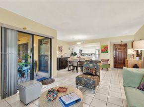 10857 NW 7th St 2417, Miami FL 33172