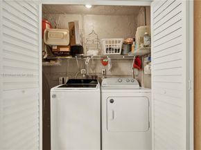 10857 NW 7th St 2417, Miami FL 33172