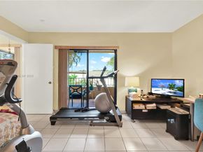 10857 NW 7th St 2417, Miami FL 33172