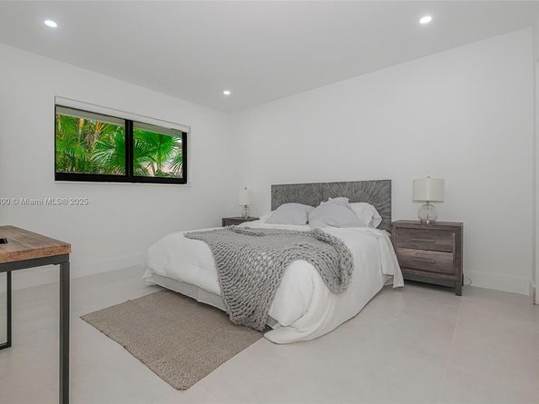 2005 SE 26th Ter, Fort Lauderdale FL 33316