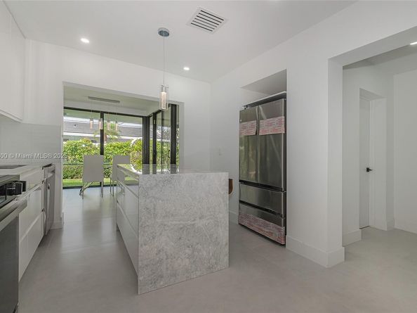 2005 SE 26th Ter, Fort Lauderdale FL 33316