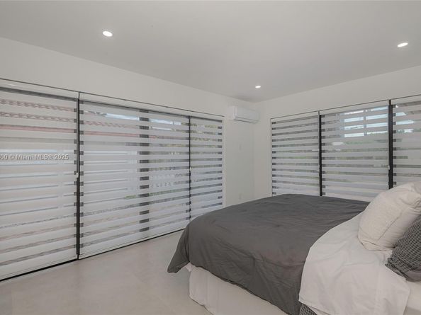 2005 SE 26th Ter, Fort Lauderdale FL 33316