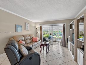 2991 NW 46th Ave 210, Lauderdale Lakes FL 33313