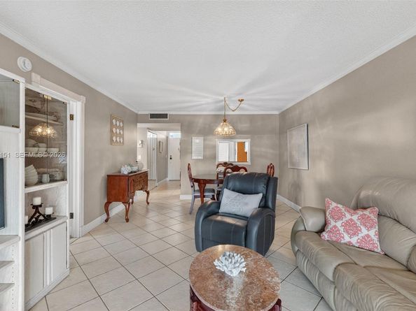 2991 NW 46th Ave 210, Lauderdale Lakes FL 33313