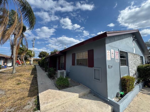 714 S F St, Lake Worth FL 33460