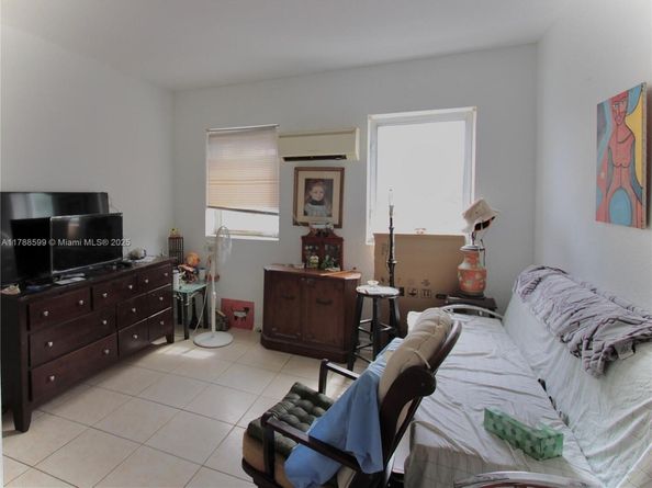 1021 NW 3rd St 201, Miami FL 33128