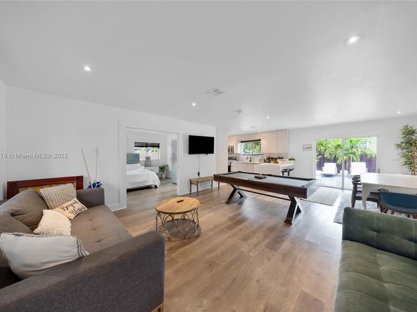 Undisclosed Address #A11858978, Miami FL 33137