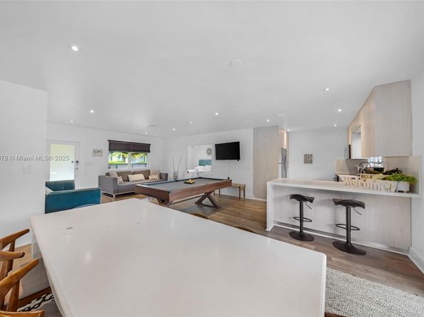 Undisclosed Address #A11858978, Miami FL 33137