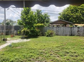 10035 SW 55th St, Miami FL 33165
