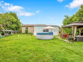 301 NW 146th St, Miami FL 33168