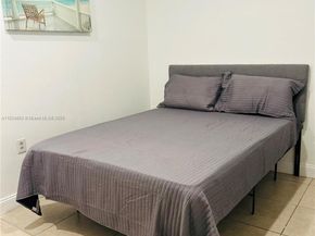 301 NW 146th St, Miami FL 33168