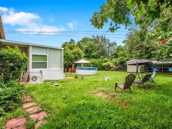 301 NW 146th St, Miami FL 33168