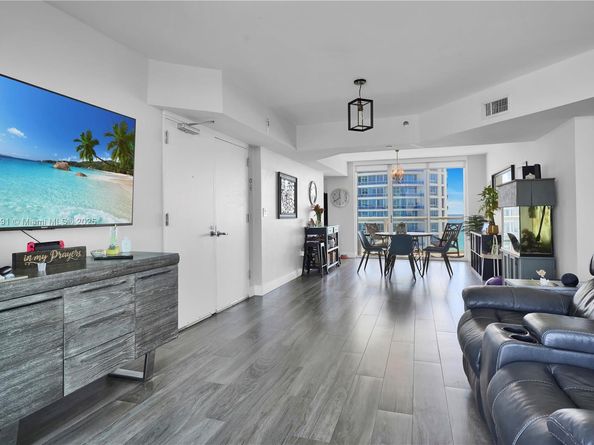 5900 Collins Ave 1607, Miami Beach FL 33140