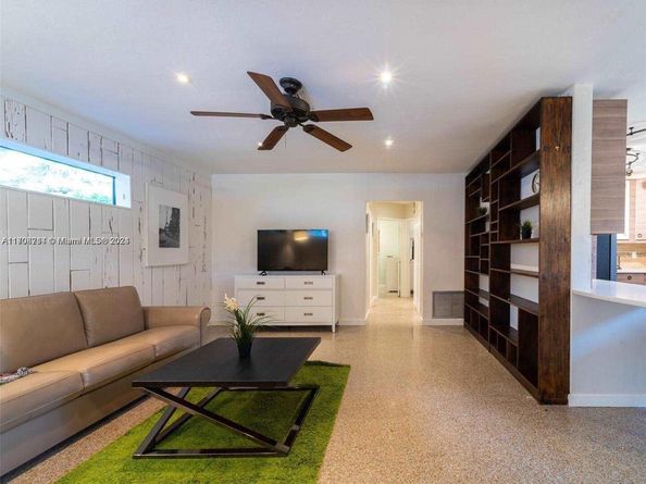 1507 Garfield St, Hollywood FL 33020