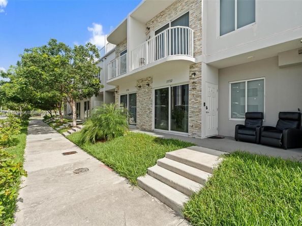 13722 SW 259th Ln, Homestead FL 33032