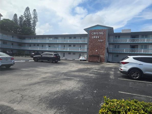 1021 Crystal Lake Dr 207, Deerfield Beach FL 33064