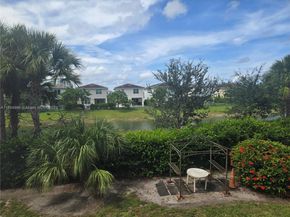 1021 Crystal Lake Dr 207, Deerfield Beach FL 33064