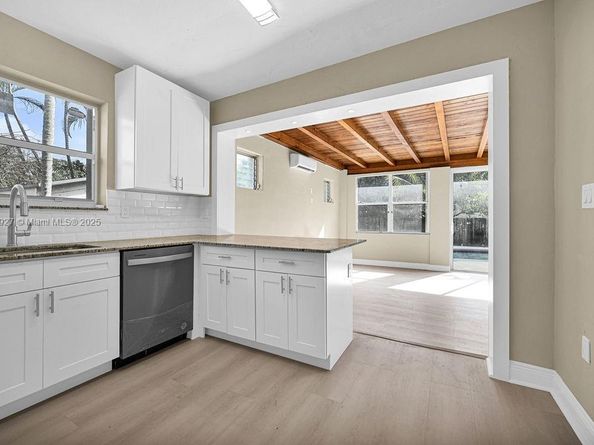 12135 NE 10th Ave, North Miami FL 33161