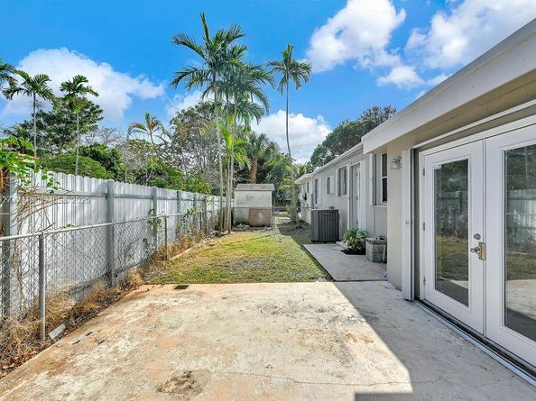 12135 NE 10th Ave, North Miami FL 33161