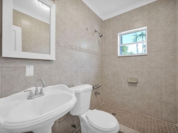 12135 NE 10th Ave, North Miami FL 33161
