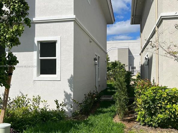 Undisclosed Address #A11617579, Dania Beach FL 33312