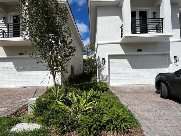 Undisclosed Address #A11617579, Dania Beach FL 33312