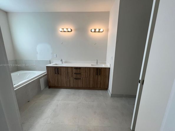 Undisclosed Address #A11617579, Dania Beach FL 33312