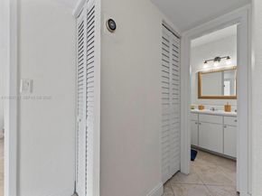 5020 NW 79th Ave 303, Doral FL 33166