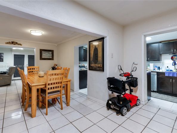 940 E 21st St, Hialeah FL 33013