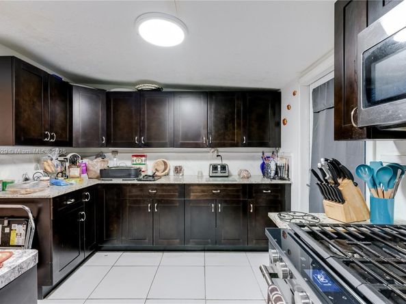 940 E 21st St, Hialeah FL 33013