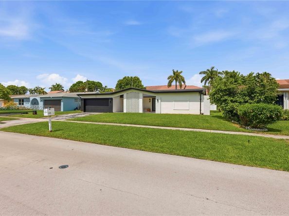 2411 NW 98th Ave, Sunrise FL 33322