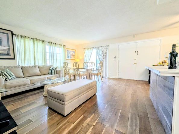 3061 NW 47th Ter 226A, Lauderdale Lakes FL 33313