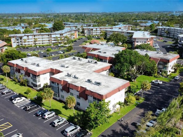 3061 NW 47th Ter 226A, Lauderdale Lakes FL 33313