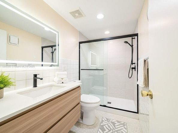 3061 NW 47th Ter 226A, Lauderdale Lakes FL 33313